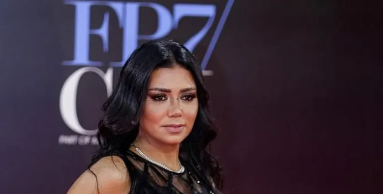 اكتفيت بتشغيل القرآن الكريم في البيت فقط”..رانيا يوسف تكشف عن تعرّضها للسحر