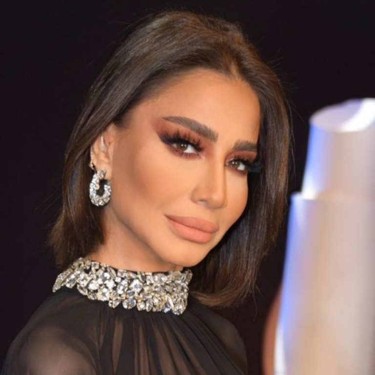 “العرافة” بسمة وهبة تهاجم إيناس الدغيدي بسبب تصريحها الجريء