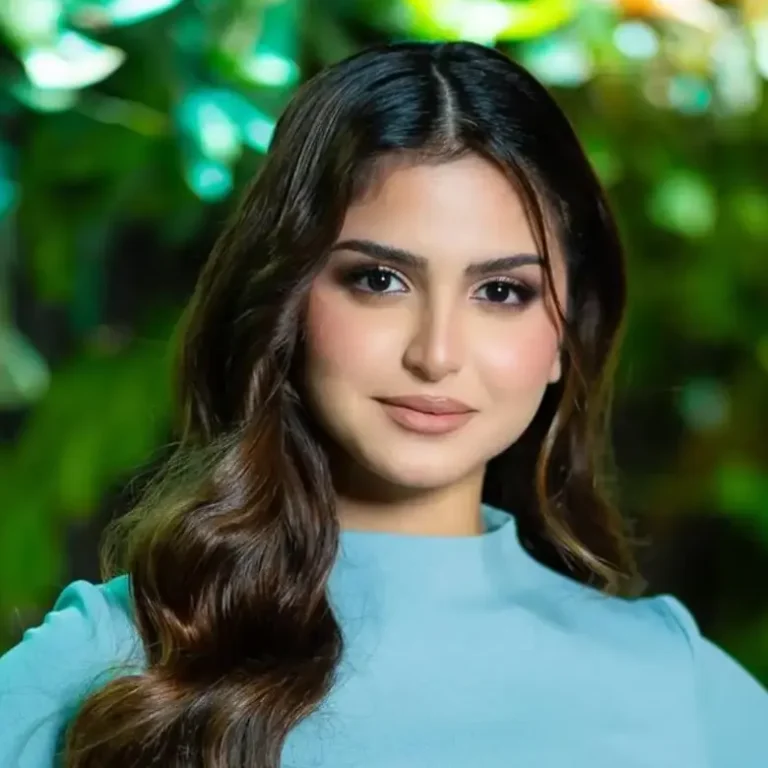 ” بطريقتها الخاصة “حلا الترك تستعرض زينة رمضان وموهبتها الجميلة