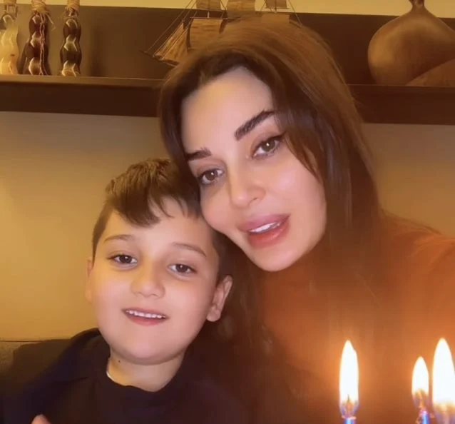 في أجواء من المرح .. سيرين عبد النور تحتفل بميلاد ابنها
