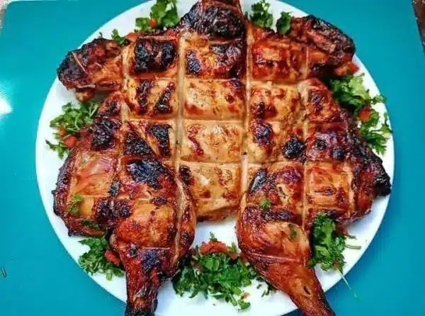 بمكونات سهلة .. طريقة تحضير الدجاج المشوية على الفحم بلمسة احترافية في المنزل 1 بمكونات سهلة .. طريقة تحضير الدجاج المشوية على الفحم بلمسة احترافية في المنزل