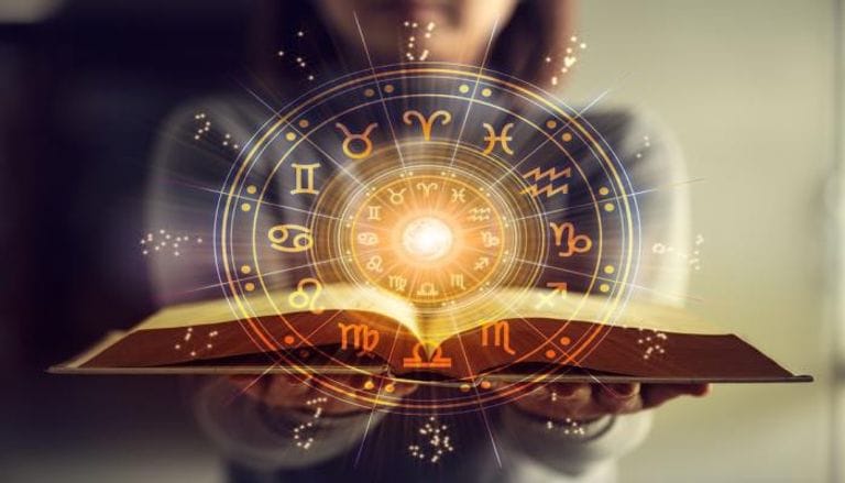 نجلاء قباني.. مفاجآت برج العذراء في 2025: ازدهار مالي وحياة عاطفية مستقرة 1 مفاجآت برج العذراء في 2025: ازدهار مالي وحياة عاطفية مستقرة