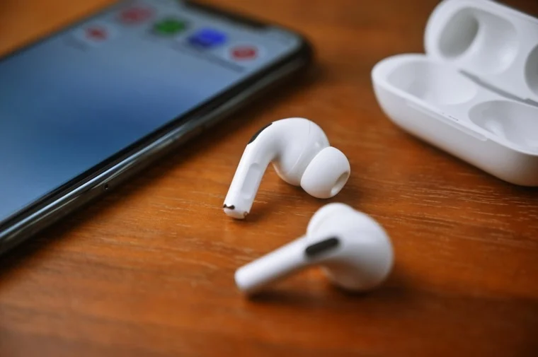 احذر! سماعات AirPods من العمل قد تتجسس على تحركاتك دون علمك 1 احذر! سماعات AirPods من العمل قد تتجسس على تحركاتك دون علمك