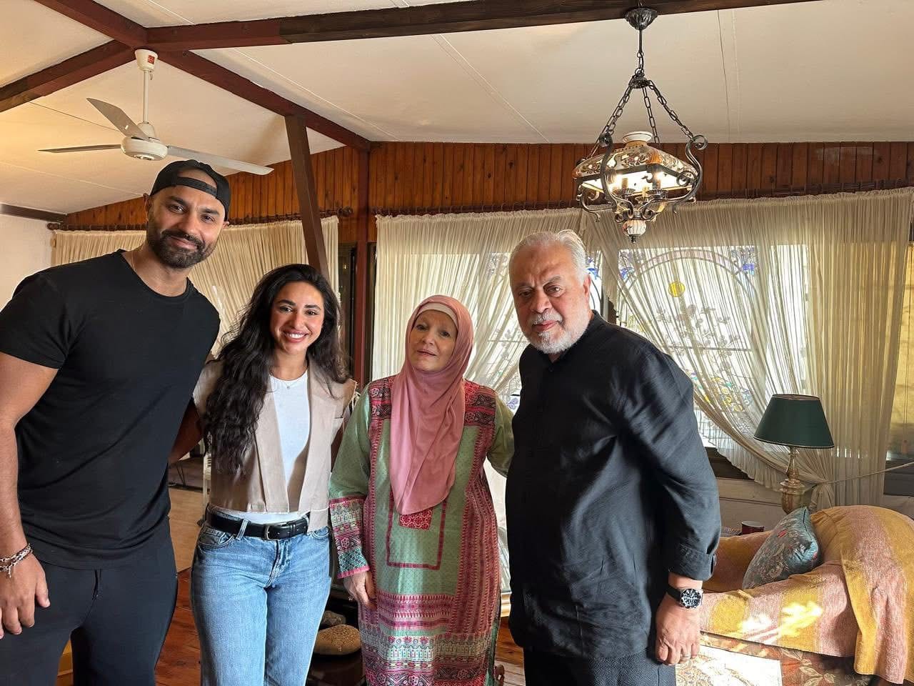 آية سماحة في منزل مشيرة إسماعيل.. مفاجأة التصالح