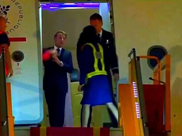 الرئيس الفرنسي يكشف الحقيقة وراء فيديو الصفعة ويهاجم مروجي الشائعات
