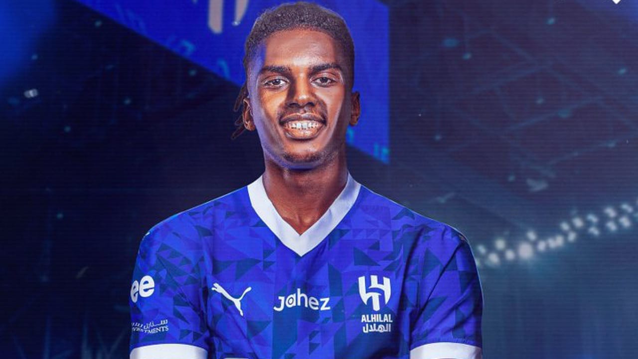 تعرف على عبد الكريم دارسي.. أحدث صفقات الهلال في الميركاتو