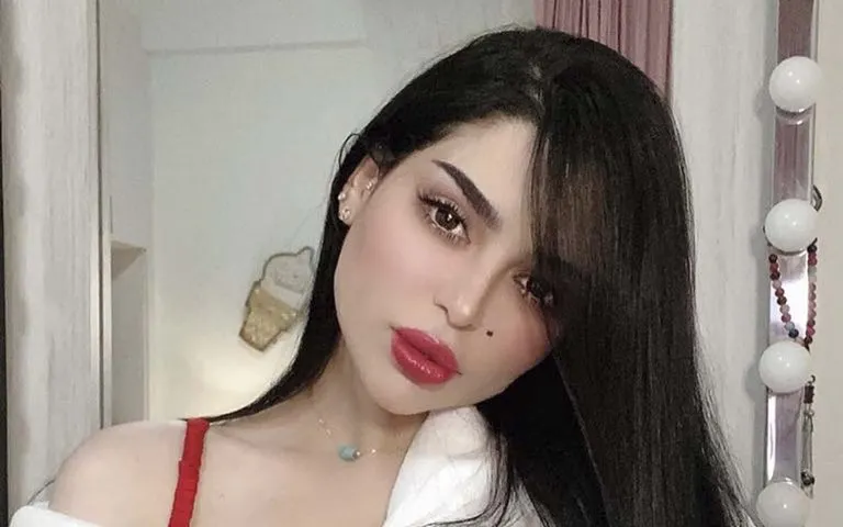 جليلة المغربية تكشف على الهواء آخر رسائل تامر حسني على هاتفها 1 جليلة المغربية تكشف على الهواء آخر رسائل تامر حسني على هاتفها
