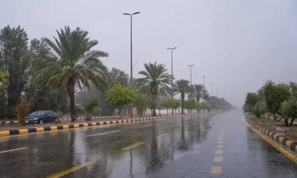 رياح قوية وأمطار رعدية تضرب جازان.. وتحذيرات من ارتفاع الأمواج