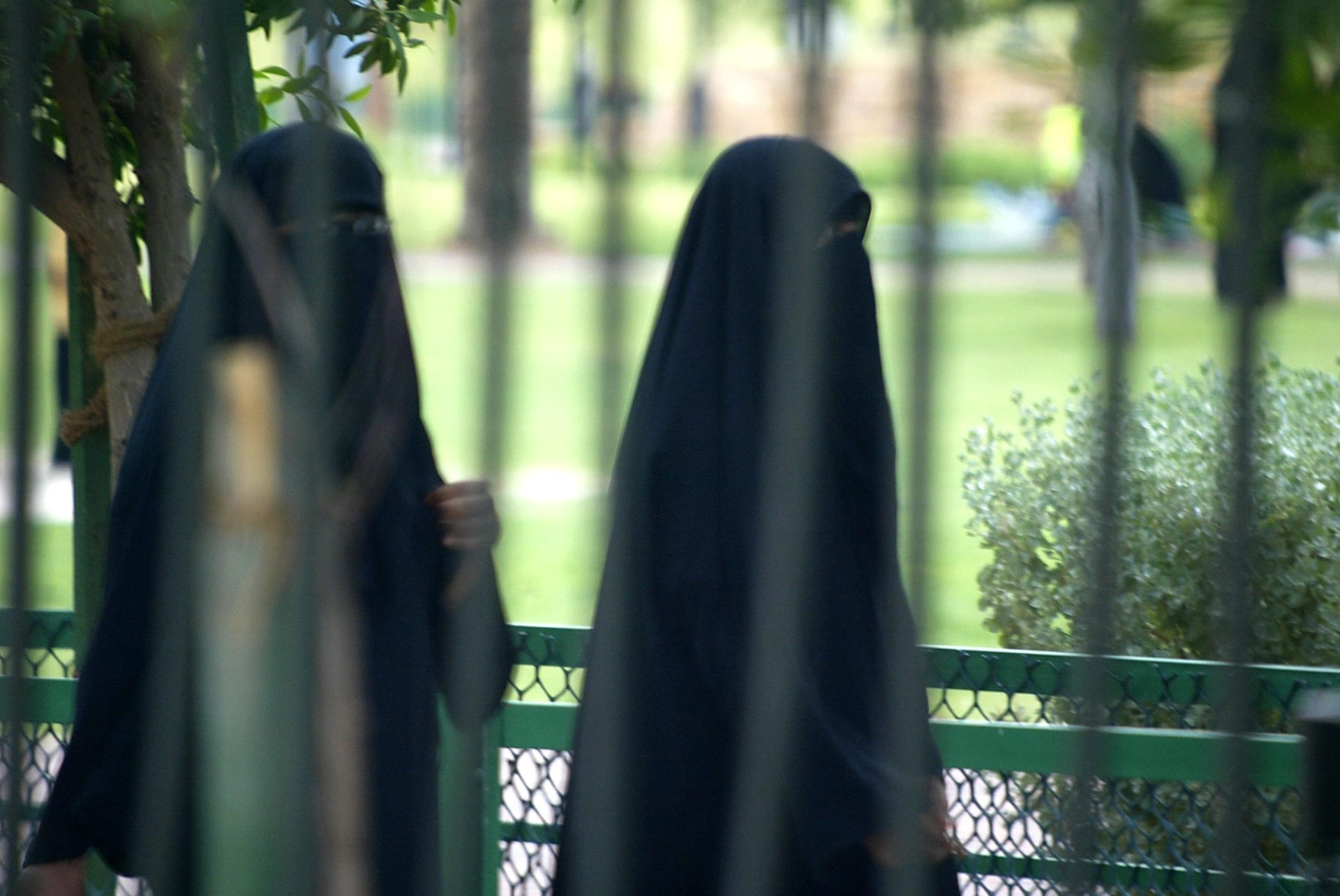 فطنة موظفة تكشف جريمة عمرها أكثر من 20 عامًا.. النهاية المروعة لخاطفة الدمام 1 فطنة موظفة تكشف جريمة عمرها أكثر من 20 عامًا.. النهاية المروعة لخاطفة الدمام
