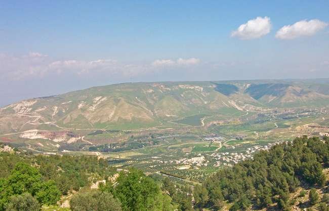 الثريا تُعلن بدء مربعانية القيظ.. وحرارة الخليج ترتفع تدريجيًا