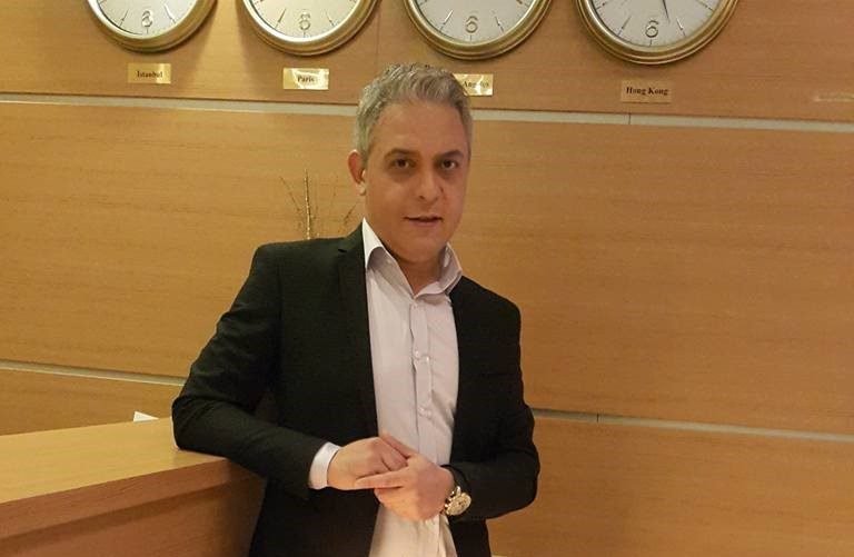 هل تم اعتقال معتز مطر؟ تضارب الروايات وصحف بريطانية تكشف التفاصيل